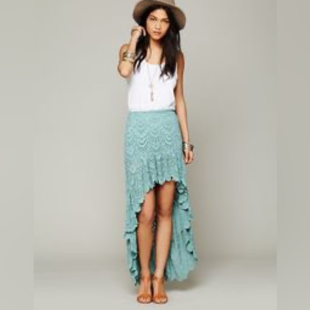 NIGHTCAP SPANISH LACE SALOON HI LOW SKIRT SIZE 3
